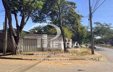 Imagem: O terreno possui 325m² de Área e está localizado em Santa