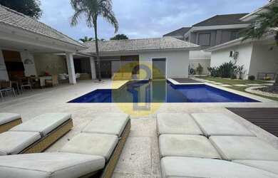 Imagem: A casa em condomínio possui 5 Dormitórios, 5 Banheiros, 3