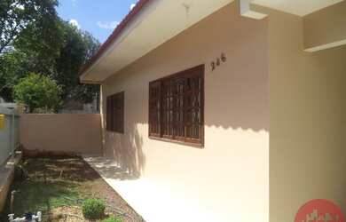 Imagem: A casa possui 2 Dormitórios, 1 Banheiro, 1 Vaga na garagem