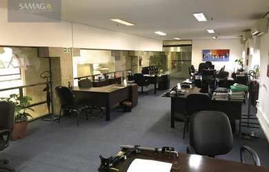 Imagem: O depósito possui 5 Vagas na garagem e 685m² de Área e está