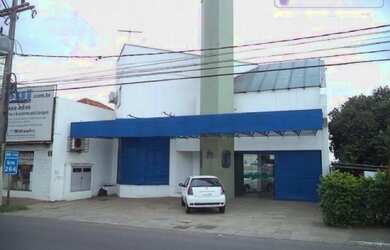 Imagem: O depósito possui 4 Vagas na garagem, 465m² de Área e está