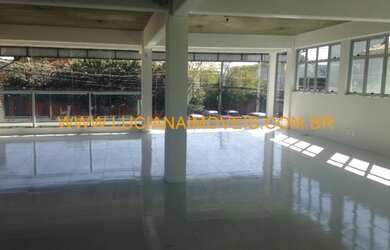 Imagem: O depósito possui 1.536m² de Área e está localizado em