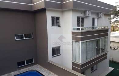 Imagem: O apartamento possui 3 Dormitórios, 1 Banheiro, 2 Vagas na