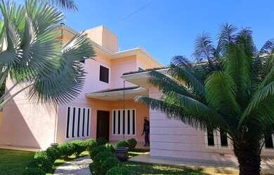 Imagem: A casa em condomínio possui 5 Dormitórios, 5 Banheiros, 5