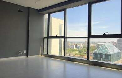 Imagem: O depósito possui 1 Vaga na garagem e 30m² de Área e está