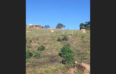 Imagem: O terreno possui 1.500m² de Área e está localizado em Loteamento