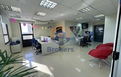 Imagem: O depósito possui 1 Vaga na garagem, 77m² de Área e está