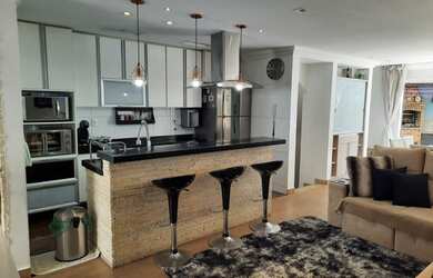 Imagem: A casa em condomínio possui 3 Dormitórios, 3 Banheiros, 3