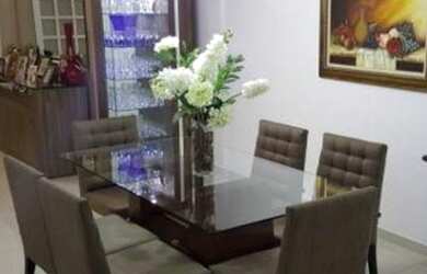 Imagem: A casa possui 3 Dormitórios, 3 Banheiros, 3 Vagas na garagem