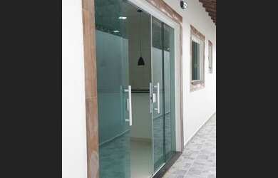 Imagem 3: Casa geminada com piscina na cidade de Itanhaém-SP (Litoral sul