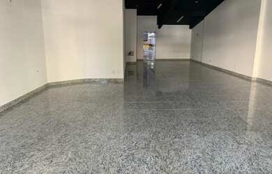 Imagem: O depósito possui 4 Vagas na garagem e 100m² de Área e está