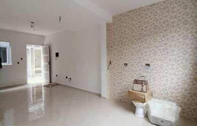 Imagem: A casa possui 2 Dormitórios, 1 Banheiro, 1 Vaga na garagem