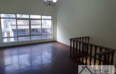 Imagem: A casa possui 2 Dormitórios, 3 Banheiros, 2 Vagas na garagem