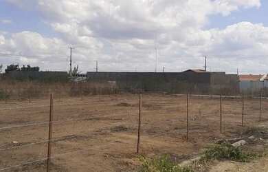 Imagem: O terreno possui 1.900m² de Área e está localizado em Santo