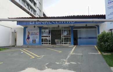 Imagem: A casa possui 3 Dormitórios, 3 Banheiros, 3 Vagas na garagem