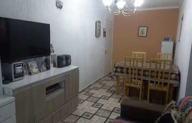 Imagem: O apartamento possui 2 Dormitórios, 1 Banheiro, 1 Vaga na garagem