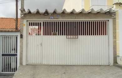 Imagem: A casa possui 2 Dormitórios, 2 Banheiros, 2 Vagas na garagem