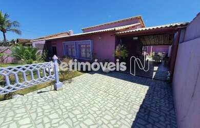 Imagem: A casa possui 5 Dormitórios, 4 Banheiros, 3 Vagas na garagem