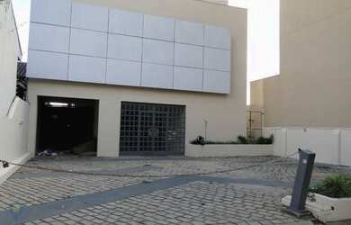 Imagem: A casa possui 3 Dormitórios, 5 Banheiros, 5 Vagas na garagem