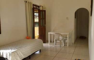 Imagem 2: Alugo Casa no Rio Vermelho na rua Osvaldo Cruz