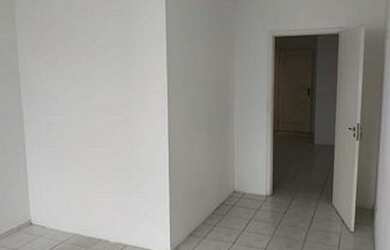 Imagem 2: Conjunto amplo, com copa e banheiro, centro comercial de Alphaville