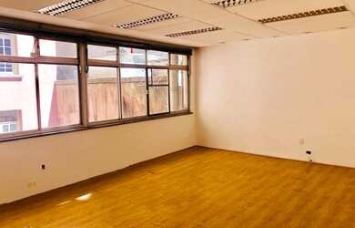 Imagem: O depósito possui 130m² de Área e está localizado em Centro