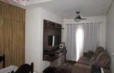 Imagem: O apartamento possui 2 Dormitórios, 1 Banheiro, 1 Vaga na garagem