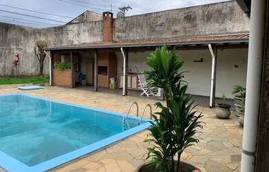 Imagem 2: Casa à Venda em Marília com Piscina no Bairro Jardim Marajó