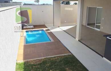 Imagem: A casa em condomínio possui 3 Dormitórios, 4 Banheiros, 2