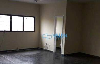 Imagem: O depósito possui 2 Vagas na garagem, 75m² de Área e está