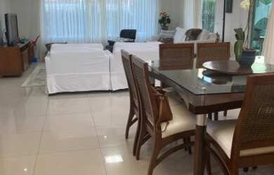 Imagem: A casa em condomínio à venda possui 4 Dormitórios, 5 Banheiros