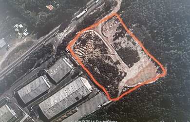 Imagem: O terreno possui 12.550m² de Área e está localizado em Jardim