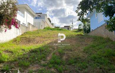 Imagem: O terreno possui 300m² de Área e está localizado em Pinheirinho