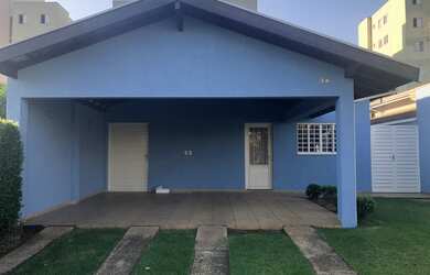 Imagem: A casa em condomínio possui 4 Dormitórios, 3 Banheiros, 4