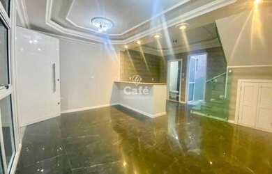 Imagem: A casa possui 2 Dormitórios, 3 Banheiros, 2 Vagas na garagem