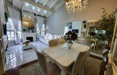 Imagem 1: Casa Alto Padrão. Piscina, Churrasqueira, Área de serviçoe240m² de...