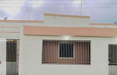 Imagem: A casa em condomínio possui 3 Dormitórios, 2 Banheiros, 2