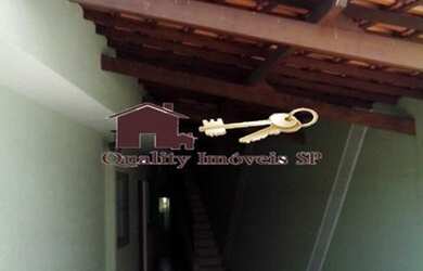 Imagem: A casa possui 3 Dormitórios, 3 Banheiros, 3 Vagas na garagem