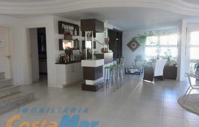 Imagem 10: Belíssima residencia de alto padrão poucas quadras do mar !