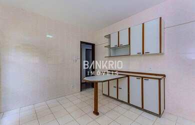 Imagem 9: Casa com 3 quartos, vaga para 5 carros, 850m2, Maria Paula