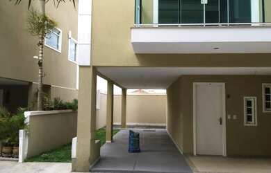 Imagem: A casa em condomínio possui 3 Dormitórios, 5 Banheiros, 198m²