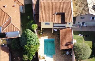 Imagem 1: Linda Casa com piscina De R$ 700.000 por R$ 350.000