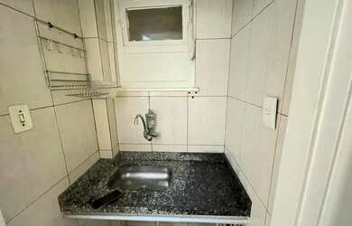 Imagem 8: CONJUGADO, 03 quadras da praia, metrô, andar alto, fundos silencioso