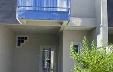 Imagem: A casa possui 3 Dormitórios, 2 Banheiros, 2 Vagas na garagem