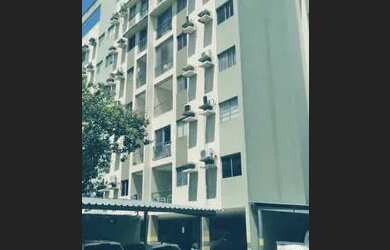 Imagem: O apartamento possui 3 Dormitórios, 1 Banheiro, 1 Vaga na garagem