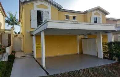 Imagem: A casa em condomínio possui 3 Dormitórios, 2 Banheiros, 4