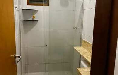 Imagem: A casa possui 2 Dormitórios, 2 Banheiros, 2 Vagas na garagem