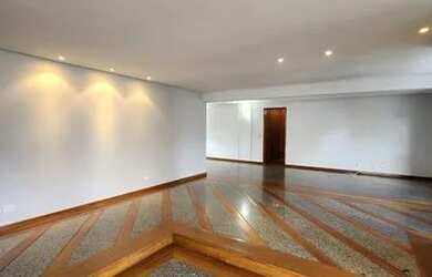 Imagem: O apartamento possui 4 Dormitórios, 5 Banheiros, 3 Vagas na