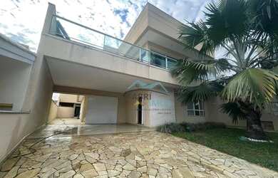 Imagem: A casa em condomínio à venda possui 3 Dormitórios, 5 Banheiros