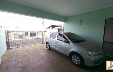 Imagem: O depósito possui 4 Vagas na garagem e 200m² de Área e está